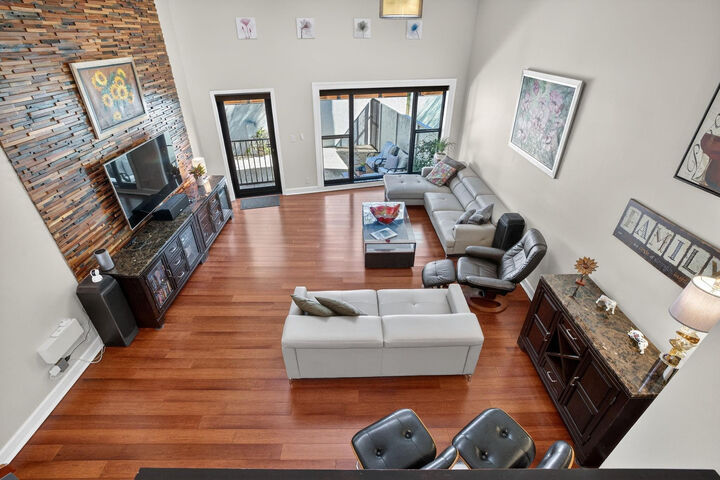 Property Photo: 3000 NE 8th Terrace B4 FL 33334