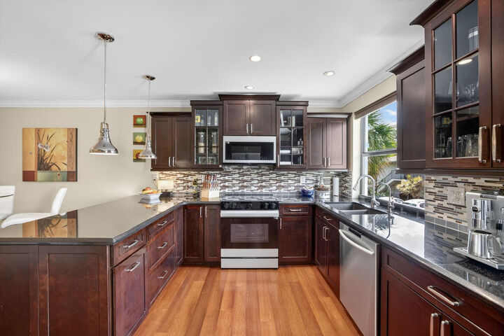 Property Photo: 3000 NE 8th Terrace B4 FL 33334