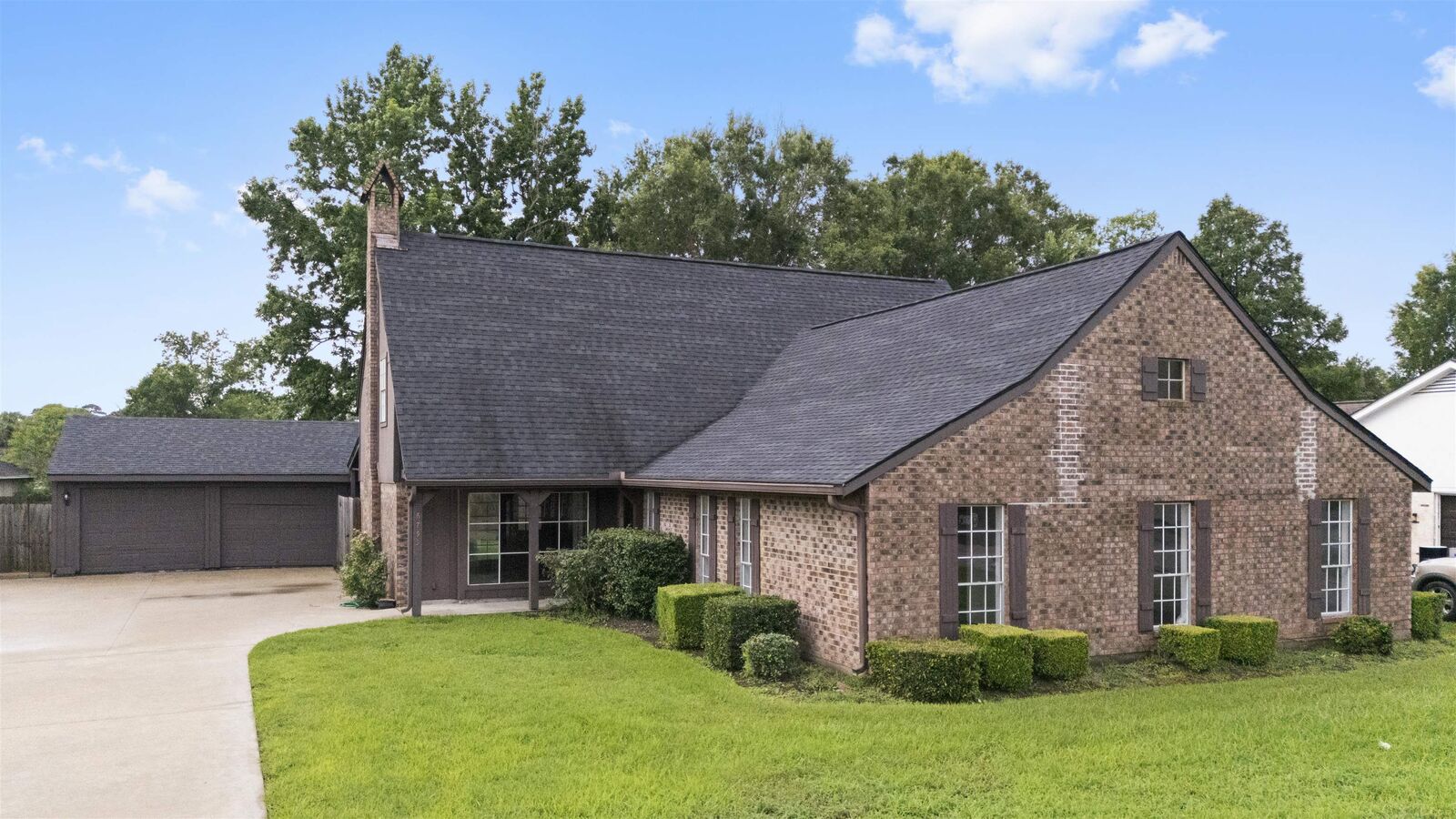 Property Photo: 6755 Gladys Ave TX 77706