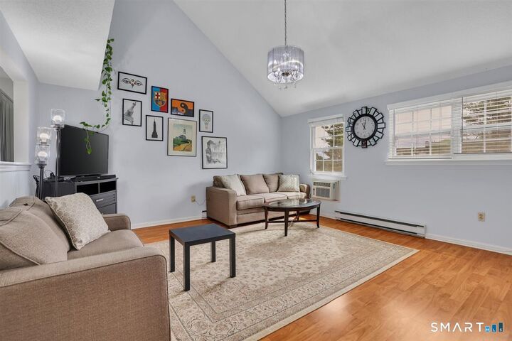 Property Photo:  1231 Washington Street 2  CT 06457 
