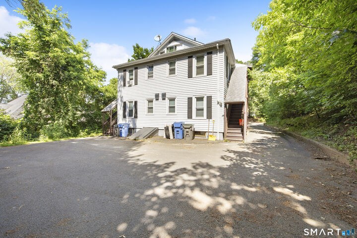Property Photo:  18 Arch Street  CT 06040 