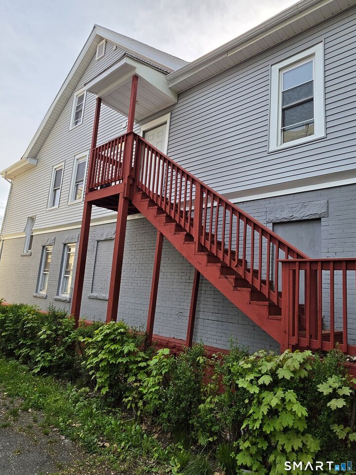 Property Photo:  824 Albany Avenue  CT 06112 