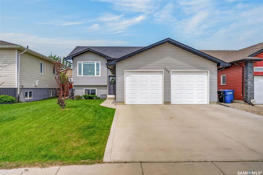 Property Photo:  203 Saskatchewan Avenue  SK S0K 2A0 