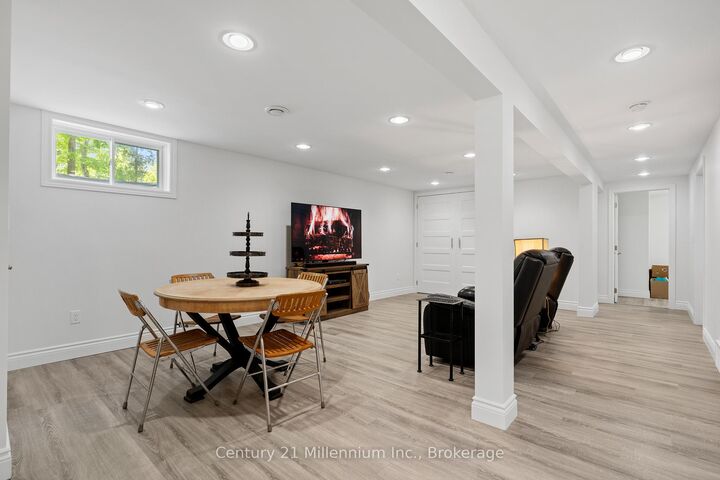 Photo de la propriété:  1 Crescent Street  ON N0H 2T0 