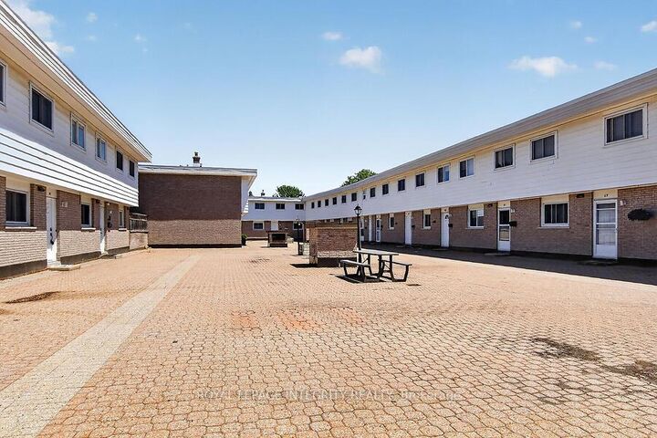 Property Photo: 427 Moodie Drive ON K2H 8A4