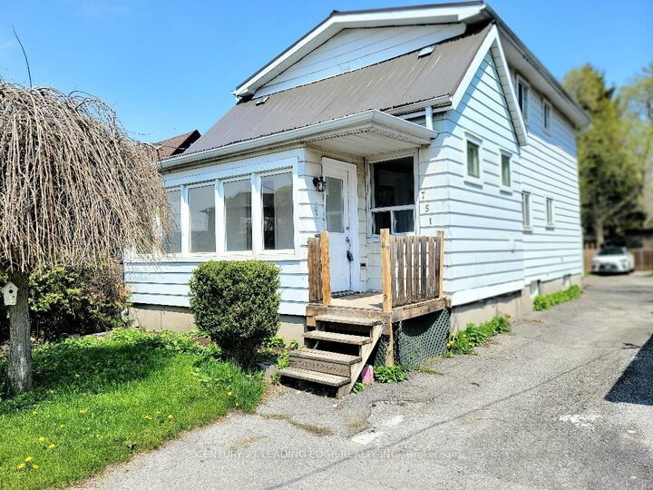 Photo de la propriété: 751 Gifford Street ON L1H 4W1