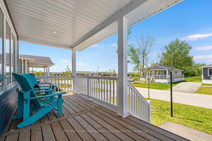 Property Photo: 20 Bluffs View Boulevard ON N7A 0C1