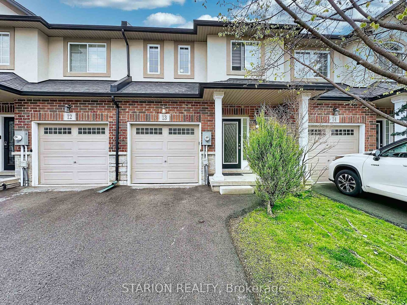 Property Photo: 345 Glancaster Road 13 ON L9G 3K9