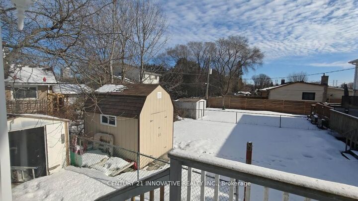 Property Photo: 748 Krosno Boulevard ON L1W 1G3