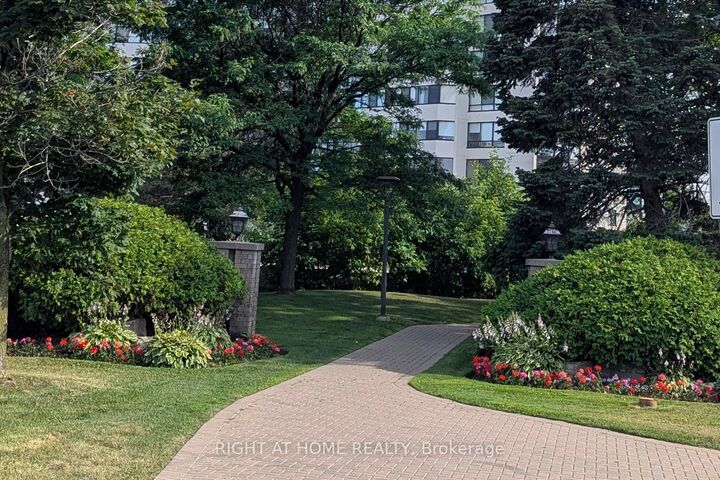 Property Photo: 1360 Rathburn Road E 1603 ON L4W 4H4