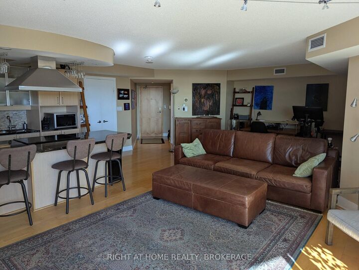 Property Photo: 550 Queens Quay W 608 ON M5V 3M8