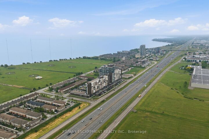 Property Photo: 550 North Service Road 1201 ON L3M 0H9