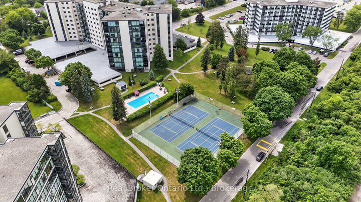 Property Photo: 23 Woodlawn Road E 811 ON N1H 7G6