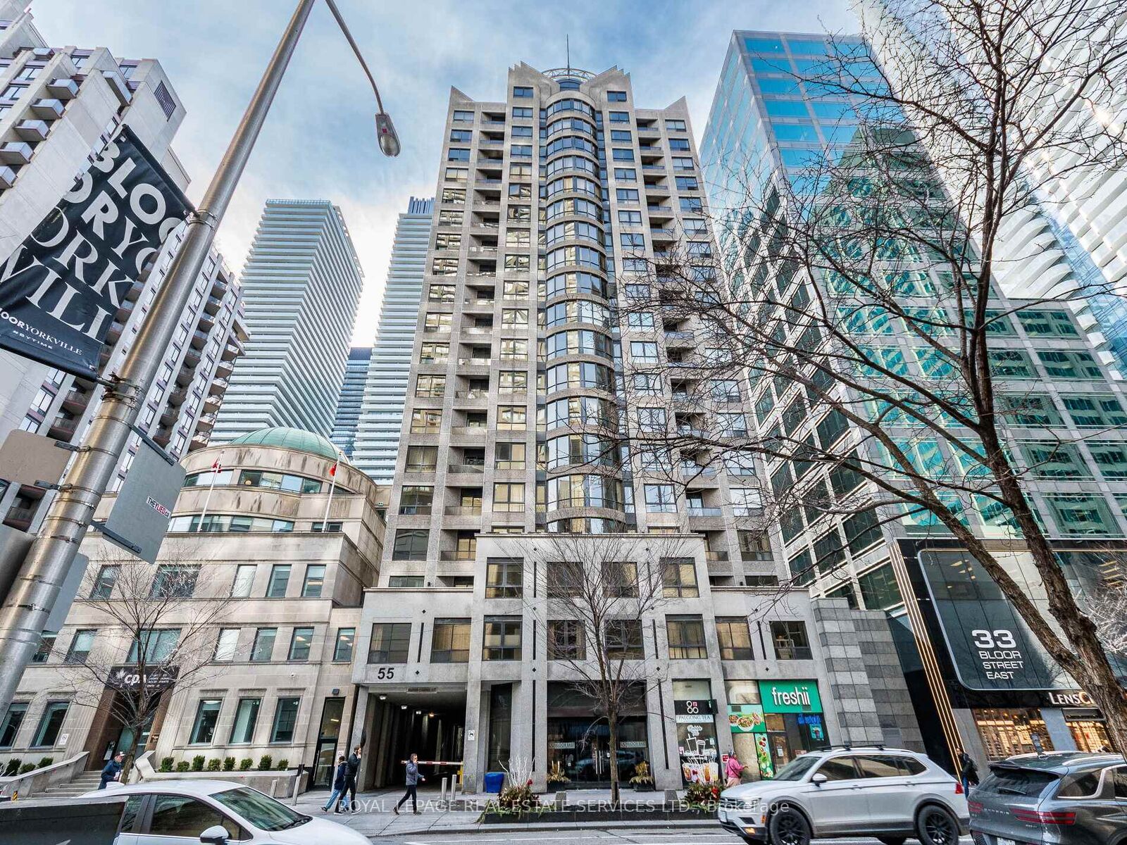 Property Photo: 55 Bloor Street E 802 ON M4W 3W6