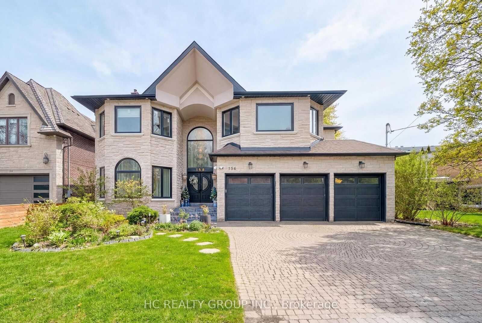 Property Photo: 156 Burbank Drive ON M2K 1P1