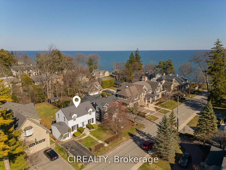 25 Howard Avenue — photo 1