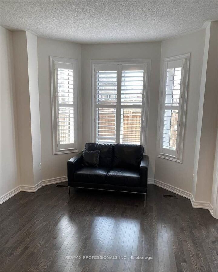 Property Photo: 44 Villadowns Trail ON L6R 3V7