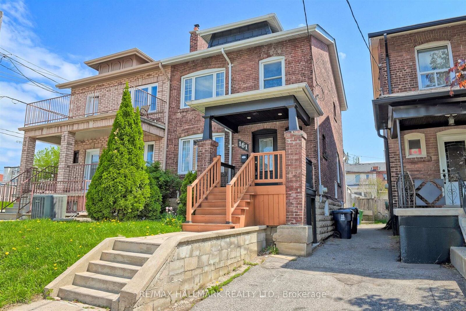 Property Photo: 161 Sellers Avenue ON M6E 3V1