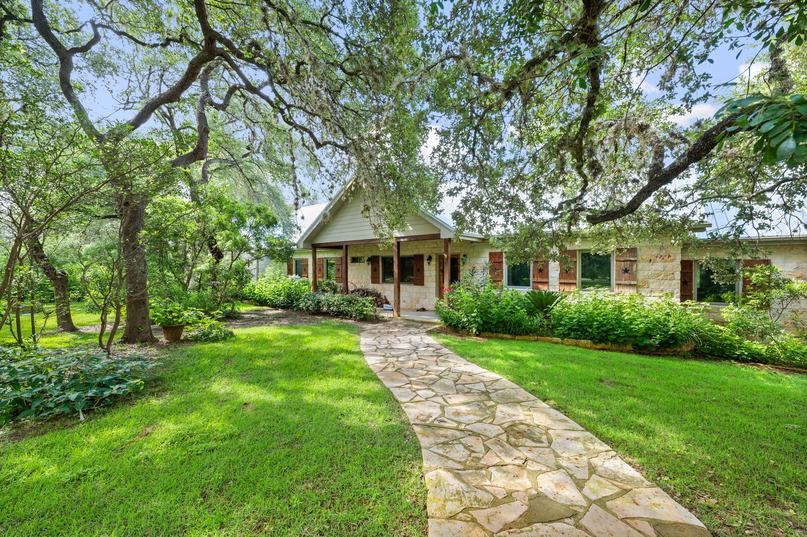 Property Photo:  121 Water Park Road  TX 78676 