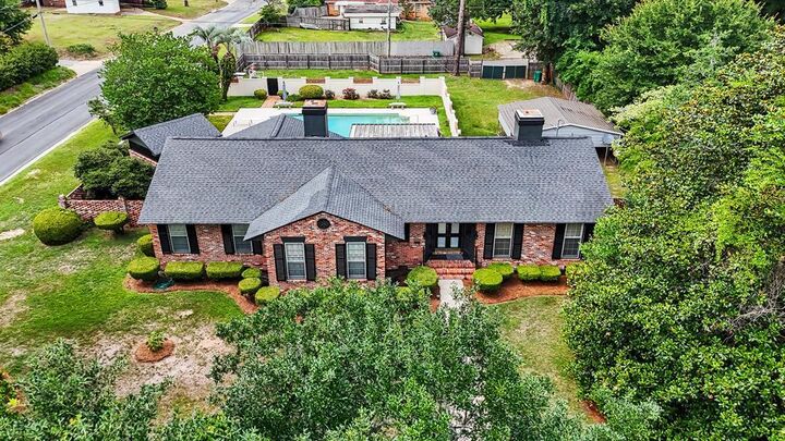 Property Photo:  819 Sixth Avenue  GA 31701 