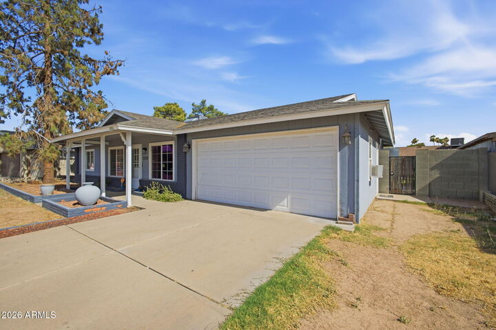 Property Photo:  2329 E Concorda Drive  AZ 85282 