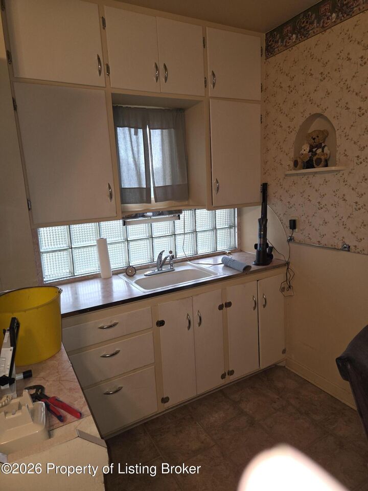 Property Photo: 110 Elm Avenue W ND 58631