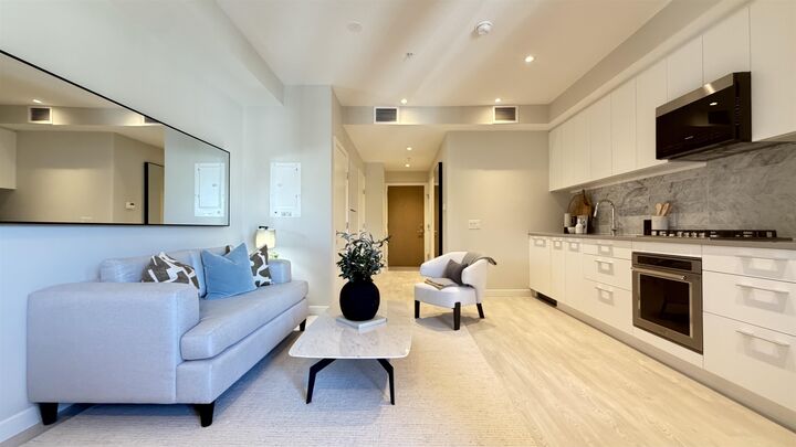Property Photo: 110 E 17th Street 516 BC V7L 0K4