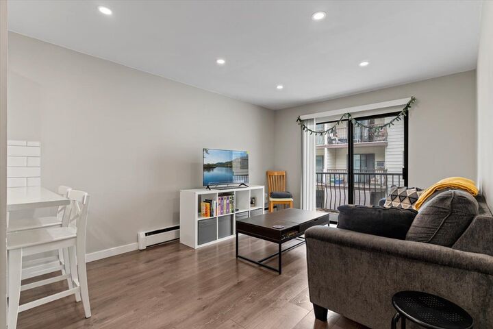 Property Photo:  45749 Spadina Avenue 211  BC V2P 1T5 