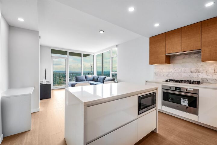 Property Photo: 2108 Gilmore Street 5204 BC V5C 0N8