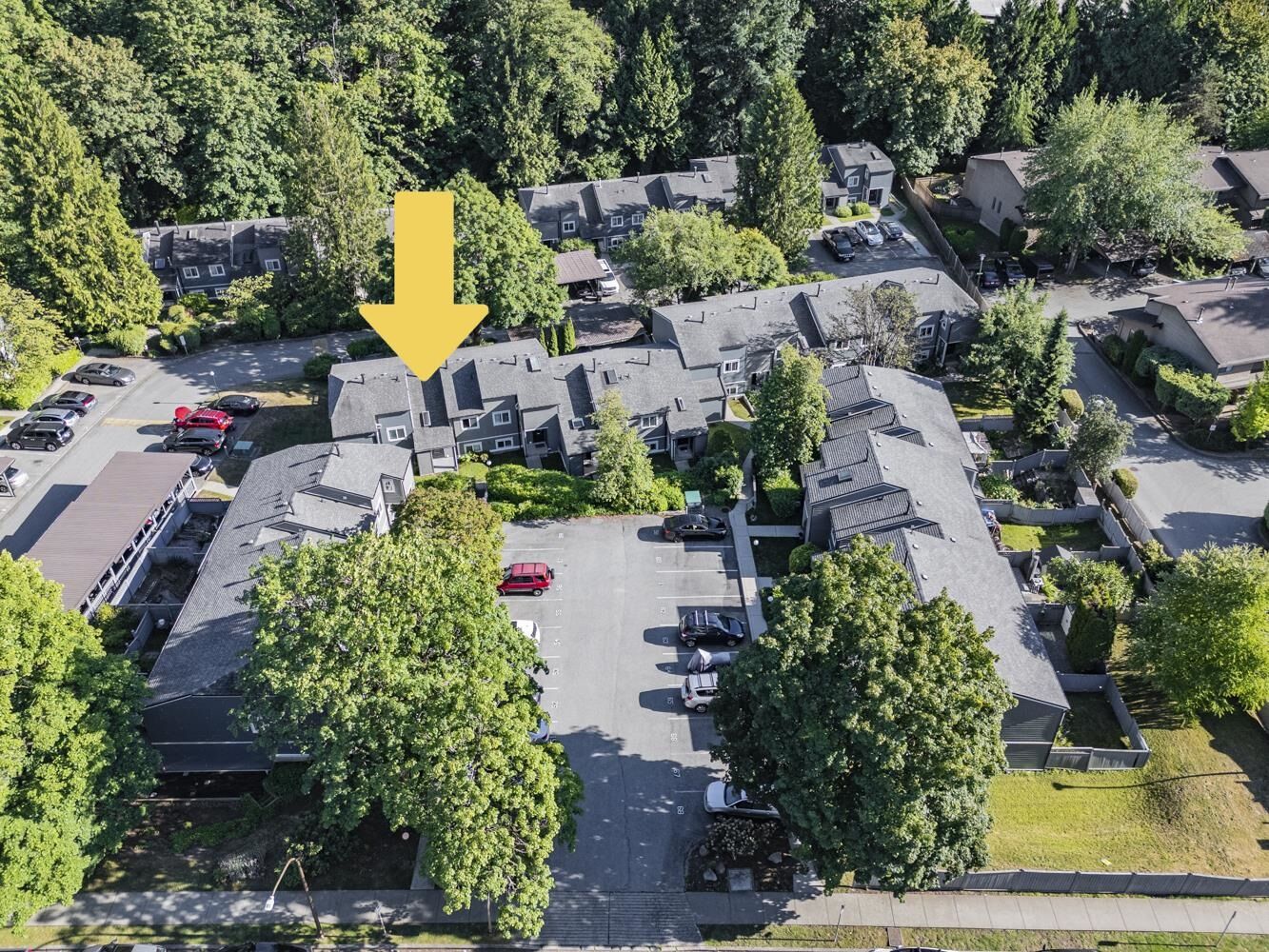 Property Photo:  2757 Ellerslie Avenue  BC V5B 4R9 