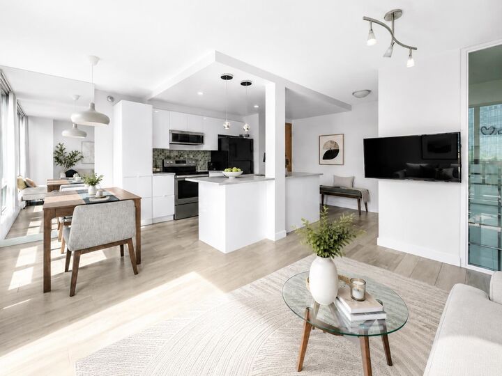 Property Photo: 1200 W Georgia Street 3304 BC V6E 4R2