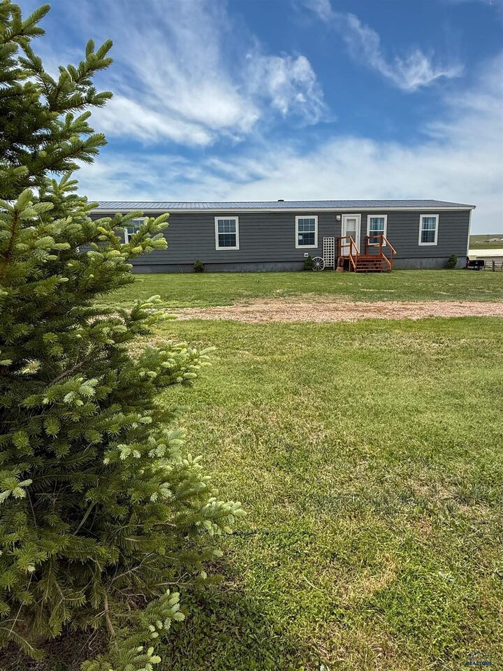 Property Photo:  22124 Saddle Rd  SD 57769-7379 