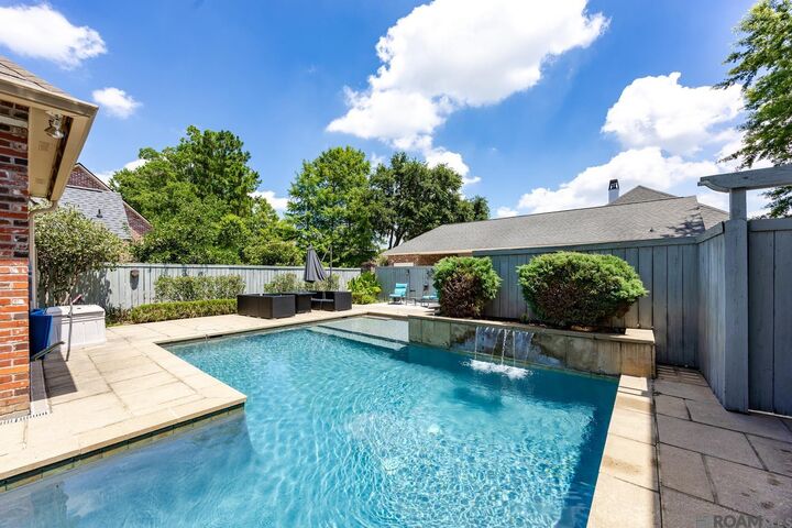 Property Photo:  10757 Royal Ridge Ave  LA 70810 