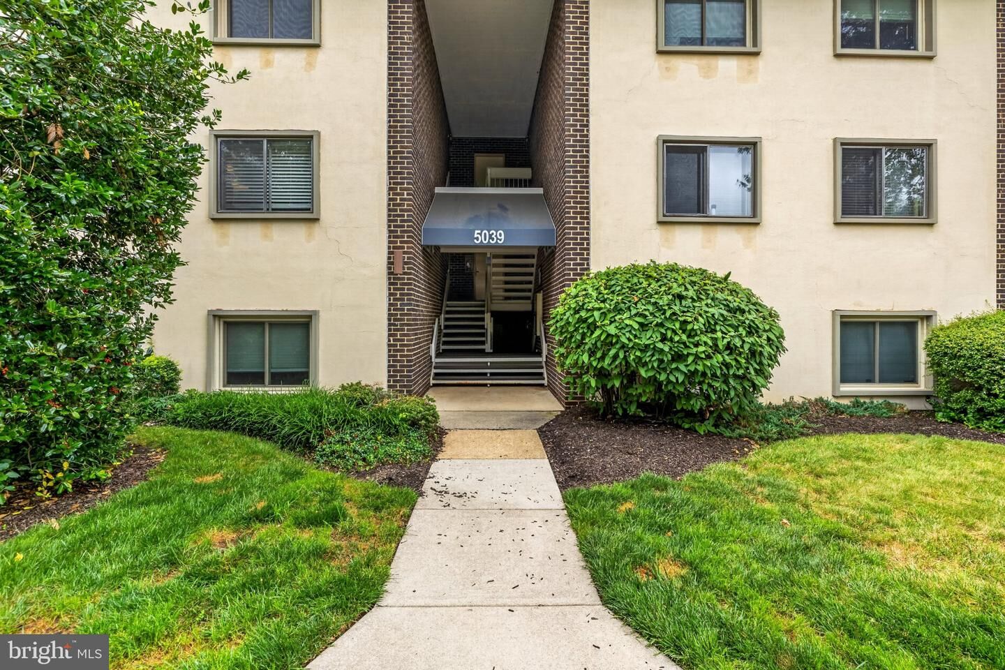 Property Photo:  5039 Green Mountain Circle 5  MD 21044 