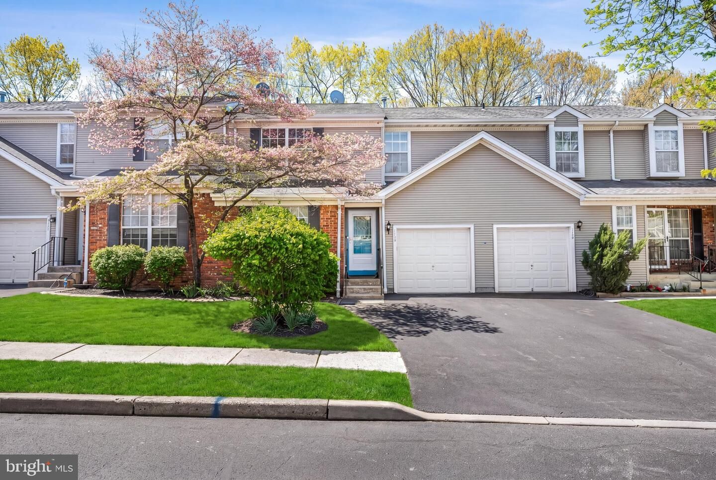 Property Photo:  150 Nantwich Court  NJ 08873 
