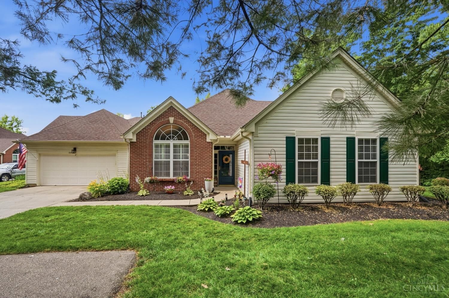 Property Photo:  1801 Traverse Creek Drive  OH 45150 