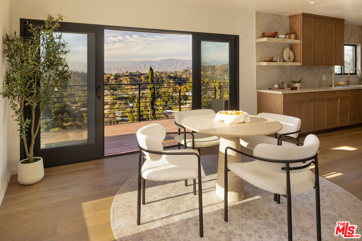Property Photo:  8620 Skyline Dr  CA 90046 