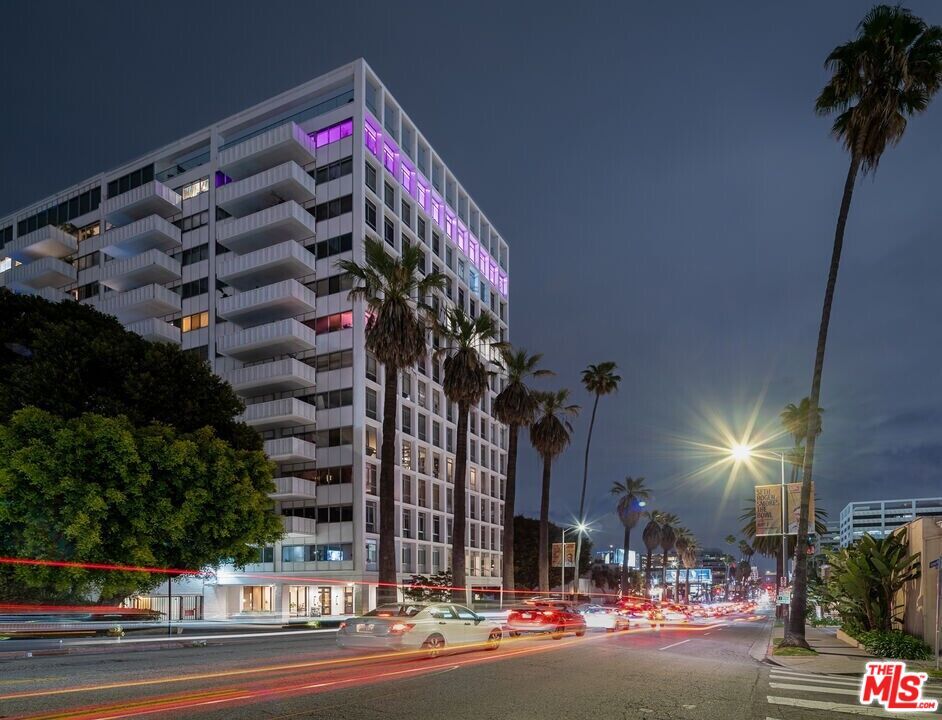 Property Photo: 7135 Hollywood Blvd CA 90046