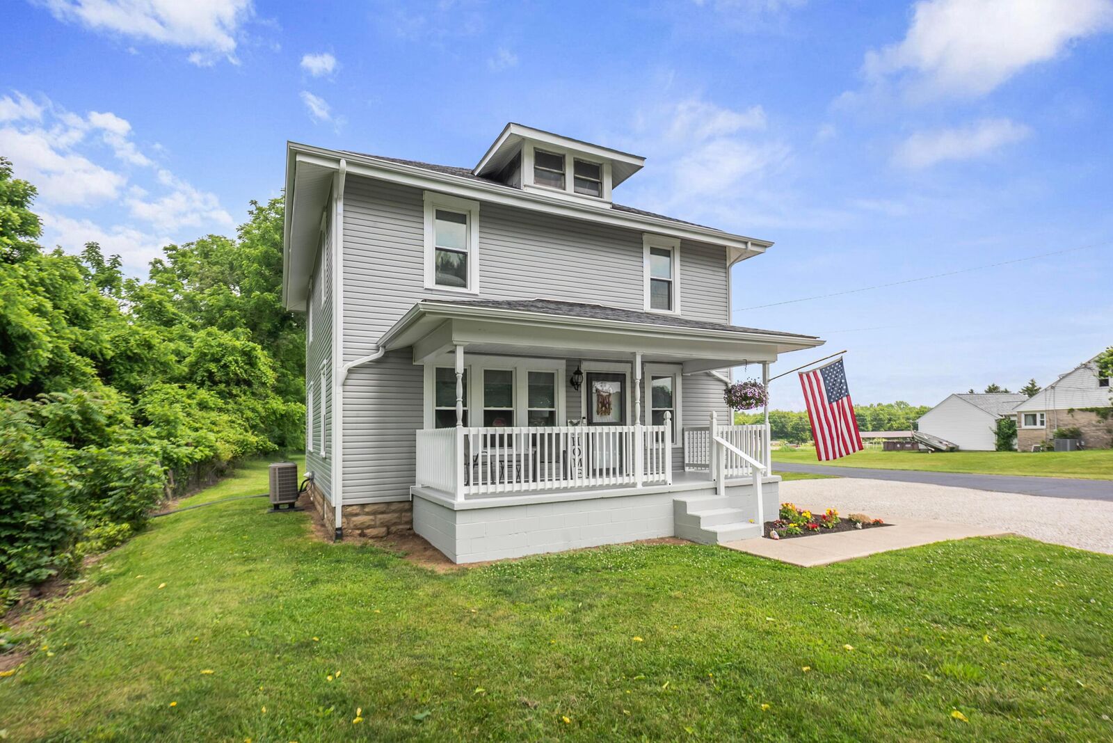 Property Photo: 1125 Sugar Grove SE Road OH 43130