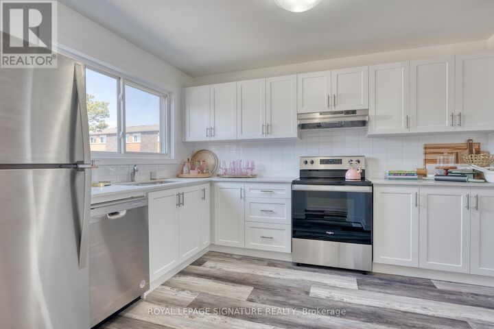 Property Photo: 20 Anna Capri Drive 27 ON L8W 1M6