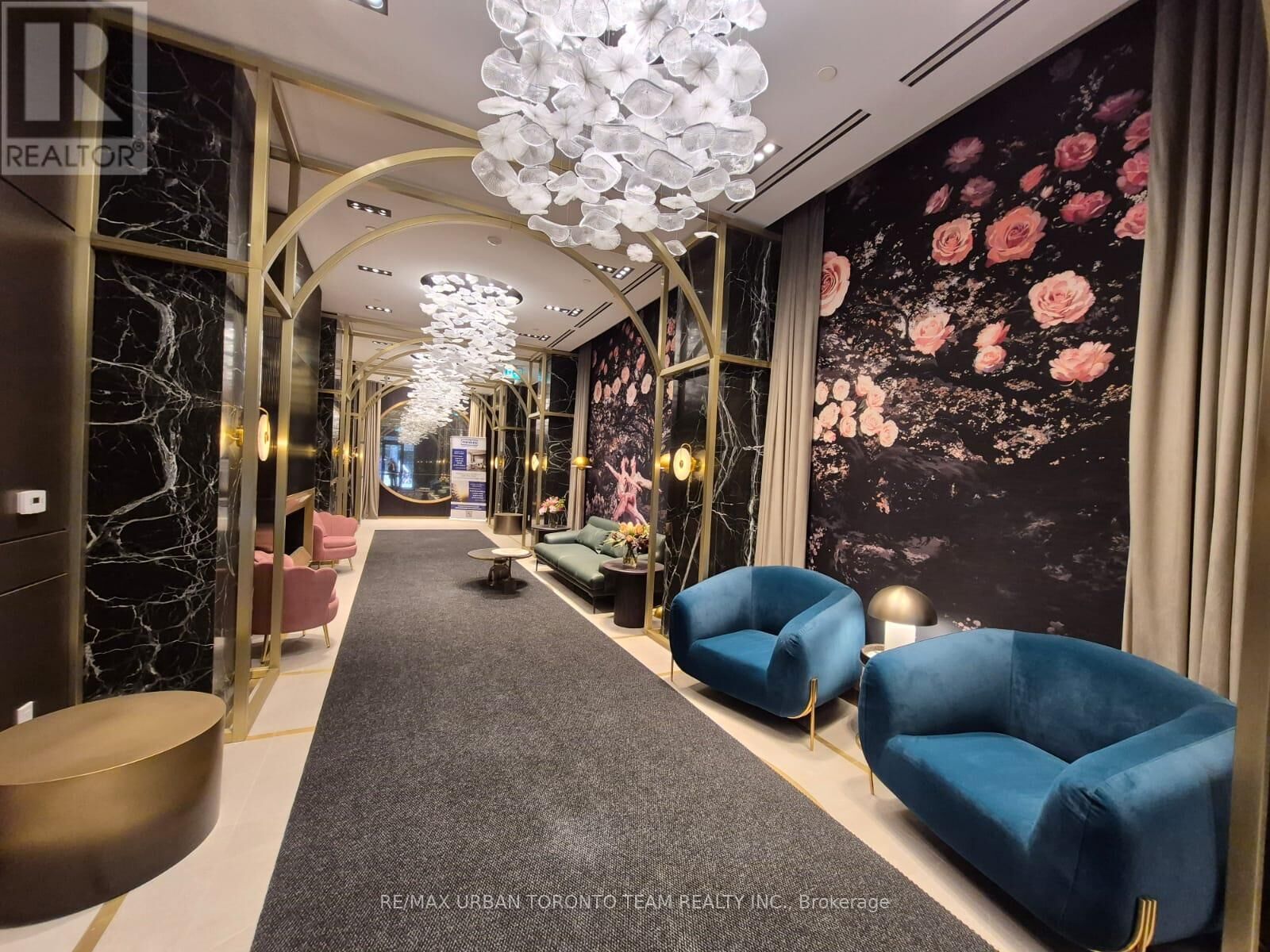 Property Photo:  771 Yonge Street 605  ON M4W 0B8 