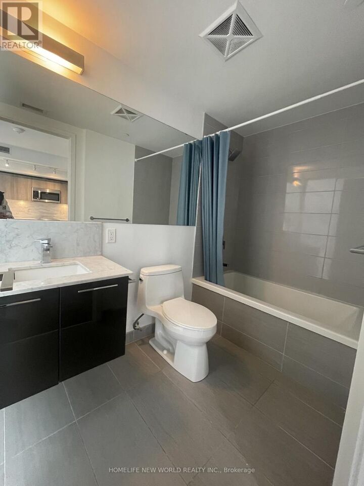 Property Photo:  28 Wellesley Street East 1701  ON M4Y 1G3 