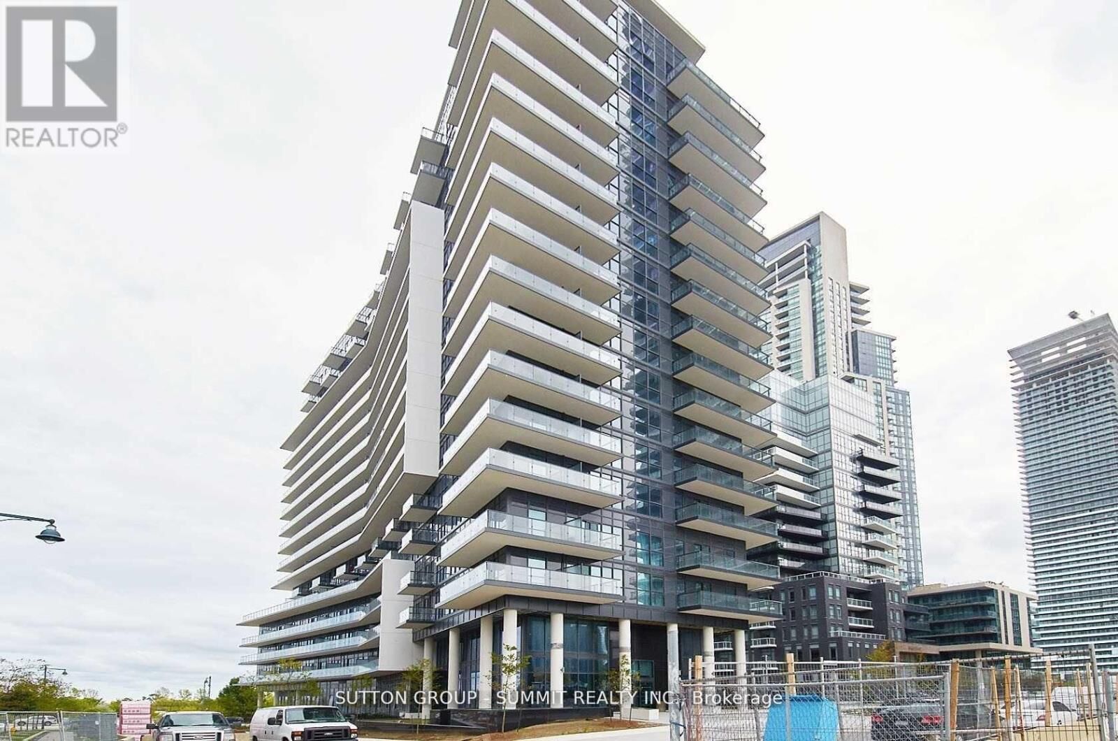 Property Photo:  39 Annie Craig Drive West 1617  ON M8V 0A8 