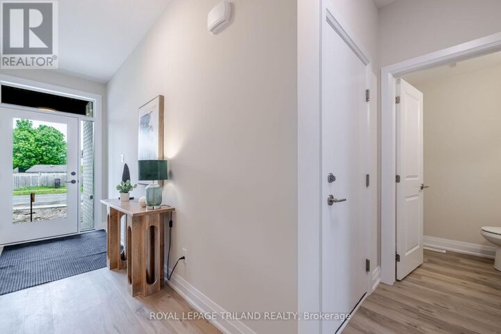 Property Photo:  768 Banyan Lane  ON N6G 0A6 