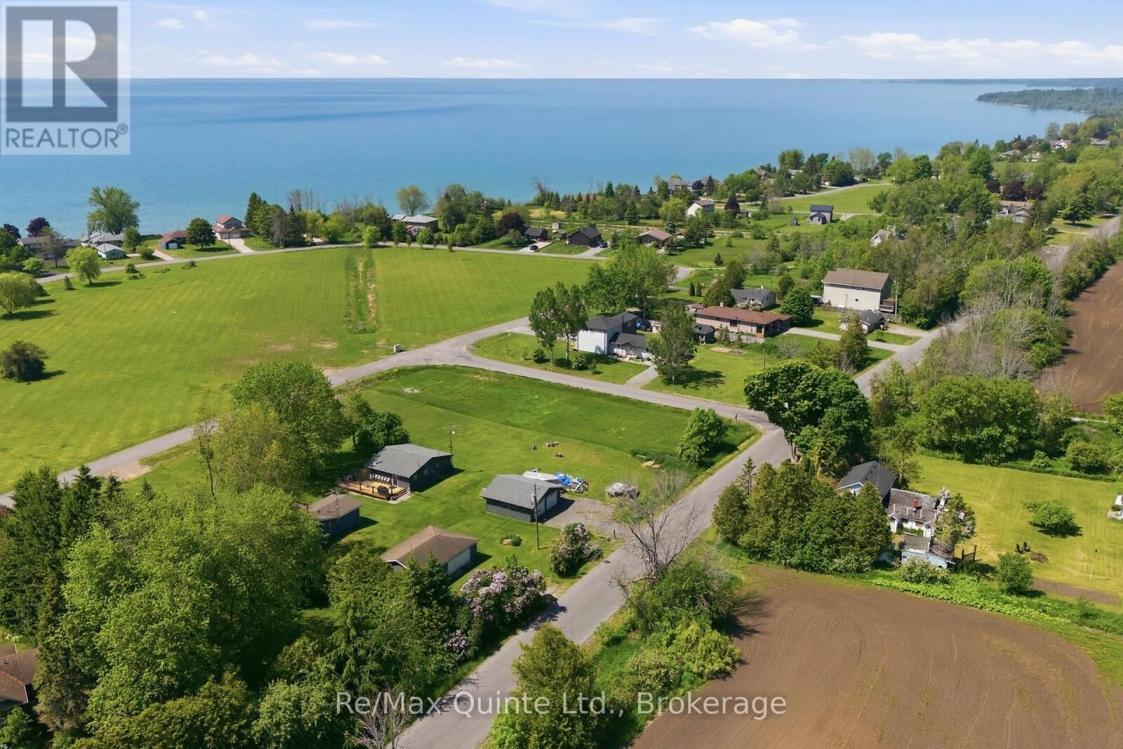 Property Photo:  70 Greenway Circle  ON K0K 1H0 