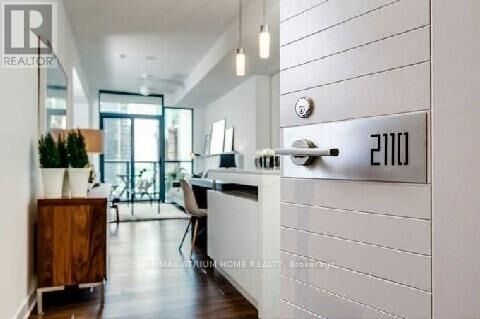Property Photo:  110 Charles Street East 2110  ON M4Y 1T5 