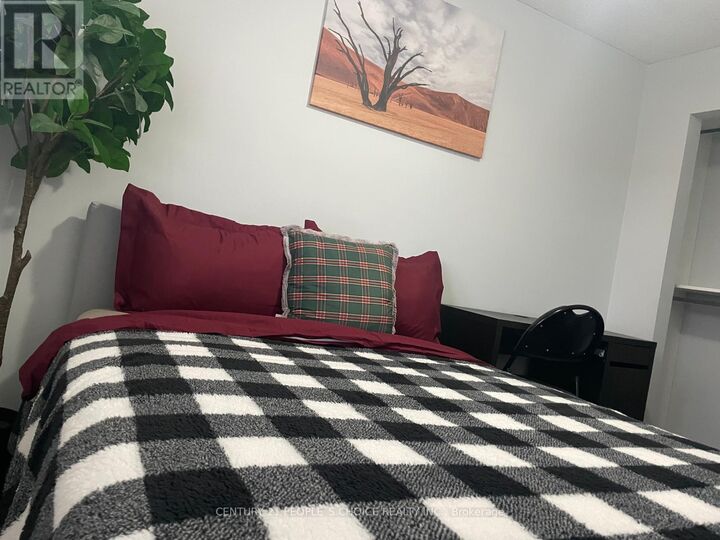 Property Photo:  54 Carrie Crescent Room  ON L6Y 4Z1 