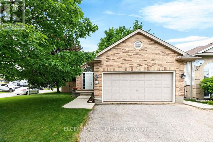 599 Wellington Street — photo 1