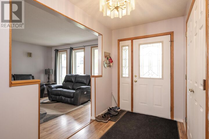 Property Photo:  205 Linden Ct  ON P7B 6R6 