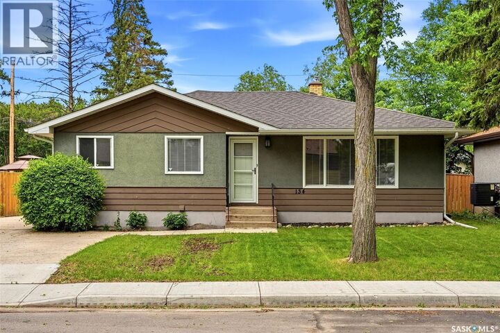Property Photo:  134 Ellison Crescent  SK S4R 4V5 